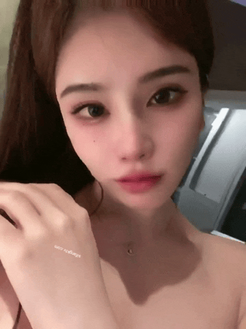 推特高颜值私拍流出[3.65G/225V800P]-2.gif