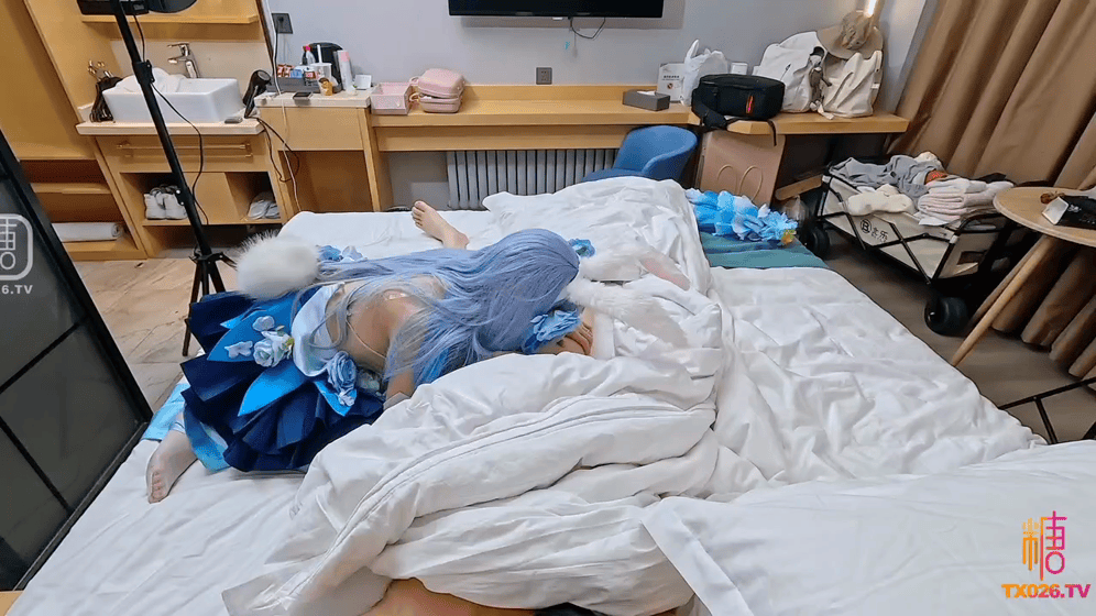 Tame凛[王者荣耀]痴女cos公孙离发情跪求男友爆操-4.gif