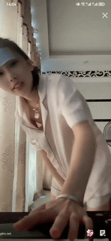 抖音颜值主播各显神通 擦边闪现走光 一周精选合集[4G]-3.gif