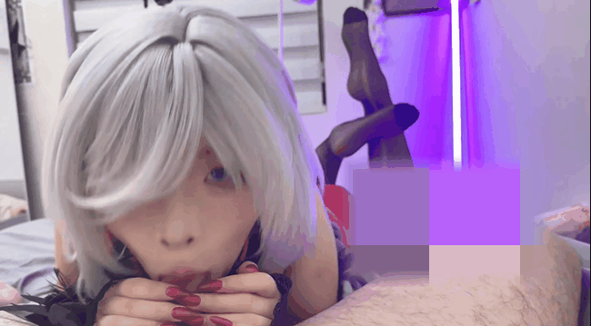 顶级神颜美少女软欲合集-穿着各种超美cos和超色气情趣制服再搭配上各种丝袜，超美颜值脸蛋高速口交，被金猪按在床上一顿猛操，真的是顶级纯欲...-5.gif